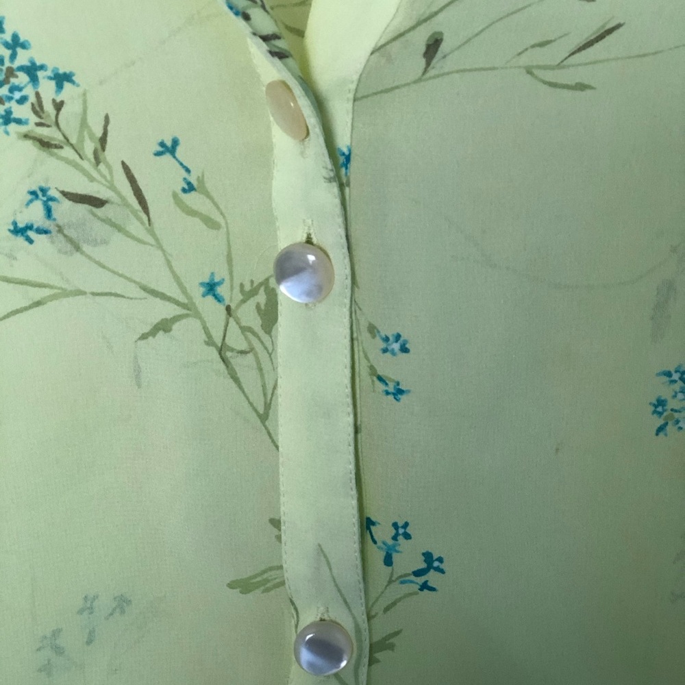 Spring blouse - Picture 2 of 2